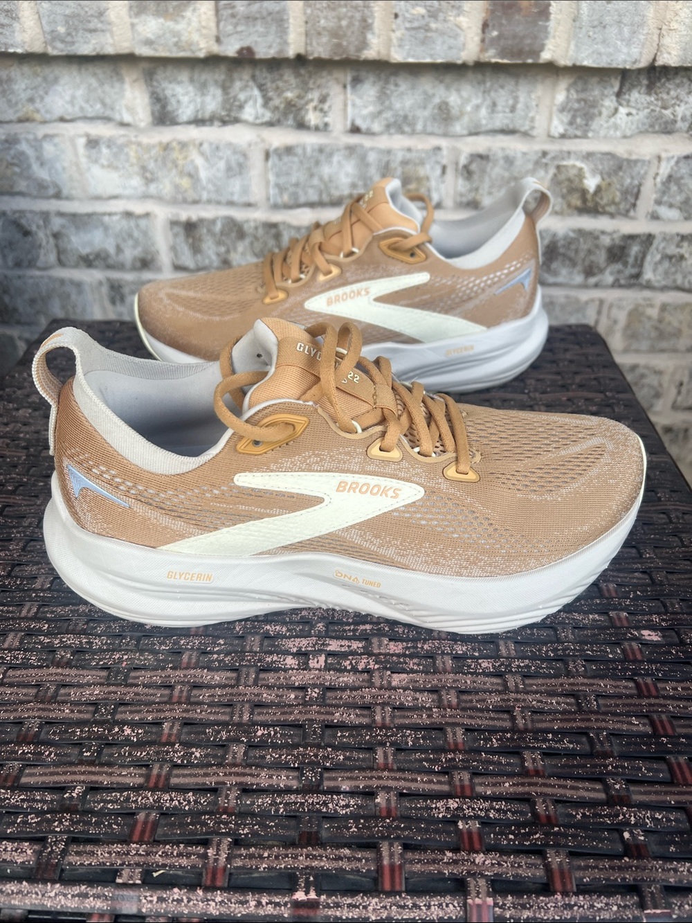 Brooks Glycerin 22 Taffy, Moonbeam, and Essence Size 9.5 Women’s.